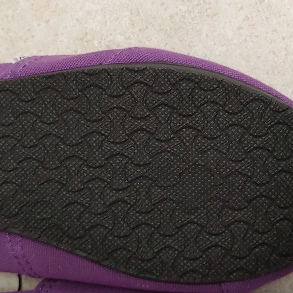 3/$25 XOXO kids dark purple slip on shoes size 3 - Picture 8 of 10